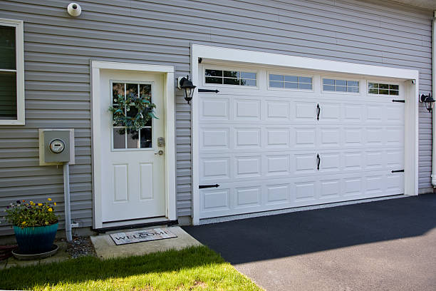 24/7 Emergency Garage Door Panel Replacement experts in Ferndale, CA